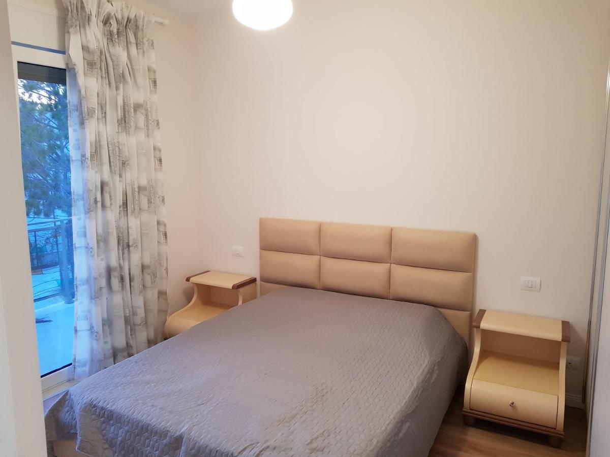 Artino Villa Durrës Exteriör bild